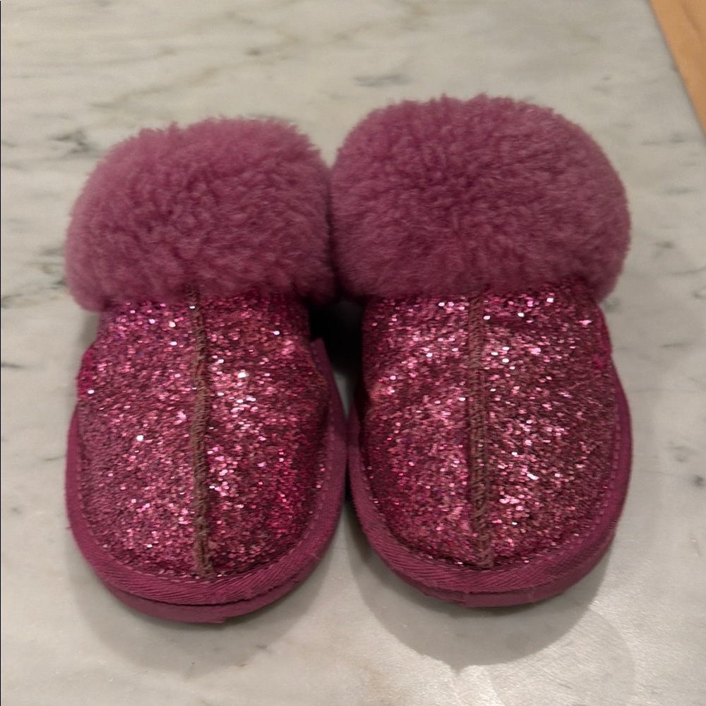 Kids Plush Sparkle Slip-On Slippers in Purple (UGGS)